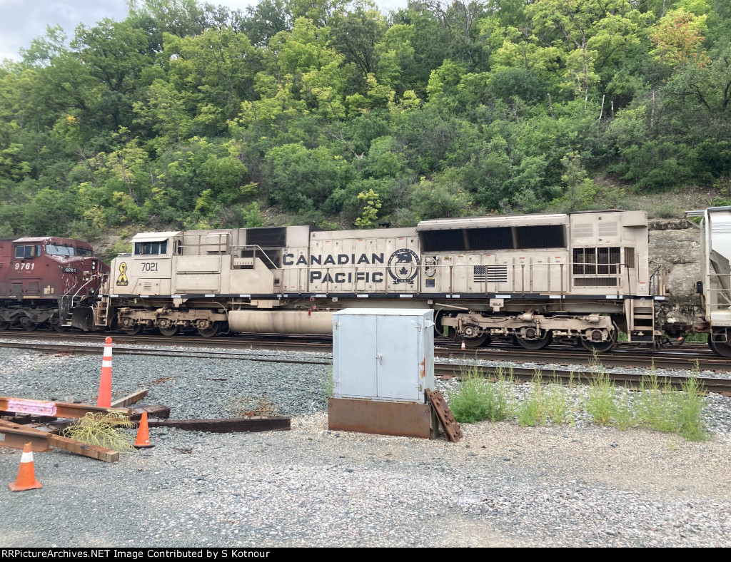 CP military SD90MAC headed westbound out of St Paul MN yard